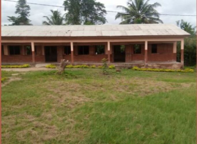 Das Bild zeigt die Babianeha Basic School. 